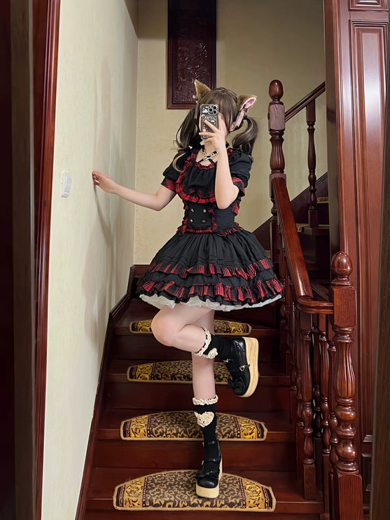 Punk Rock Lolita Two-Piece Skirt Set – Bold Plaid Accents & Lace Trim Gothic Ensemble