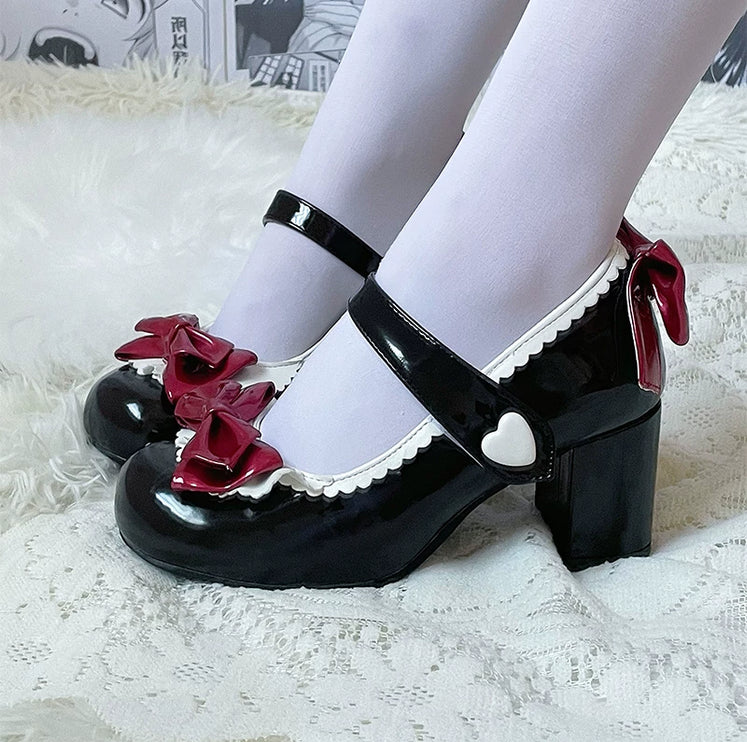 Charming Heeled Shoes with Heart - shaped Buckles and Delicate Bows