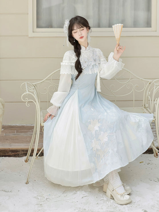 Light - blue Traditional Chinese - style Dress with Delicate Floral Embroidery and Sheer Sleeves