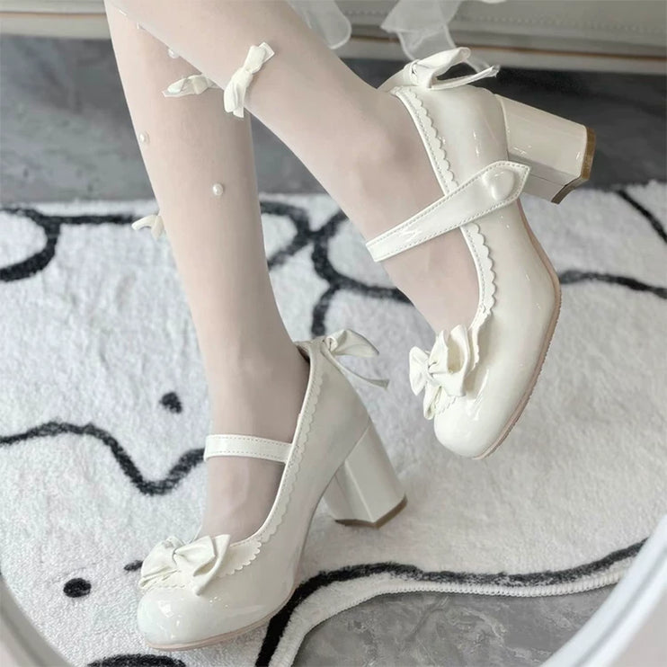 Charming Heeled Shoes with Heart - shaped Buckles and Delicate Bows