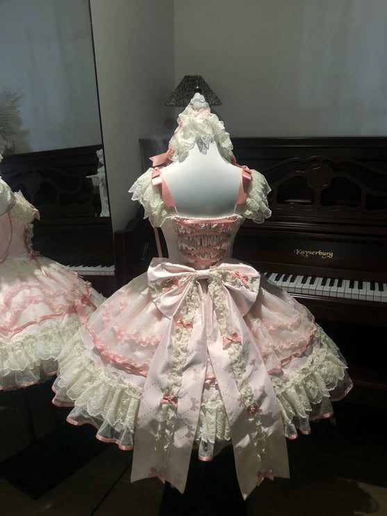 Sweet Lolita Delight: Pink and White Layered Dream Dress