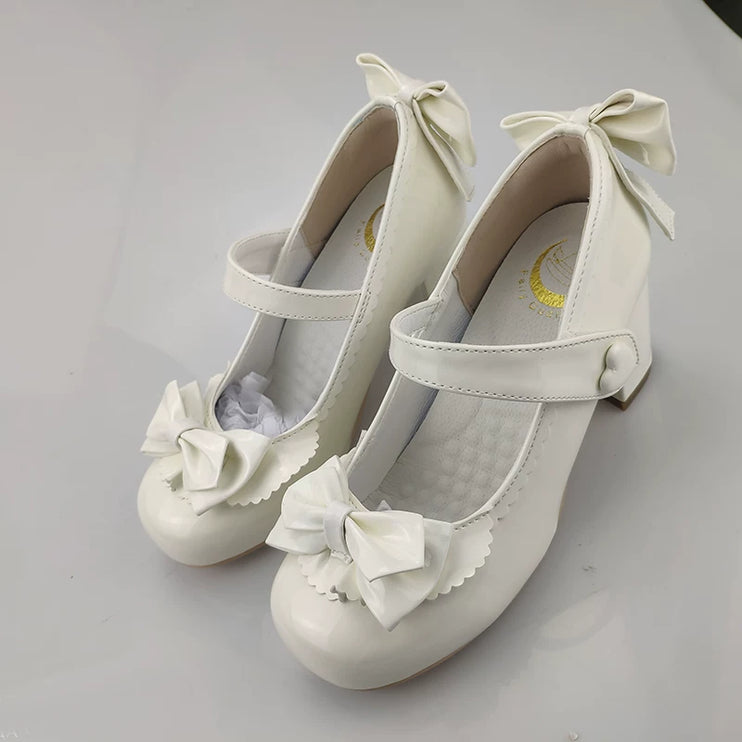 Charming Heeled Shoes with Heart - shaped Buckles and Delicate Bows