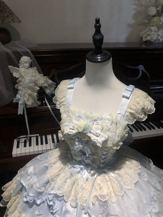 Sweet Lolita Delight: Pink and White Layered Dream Dress