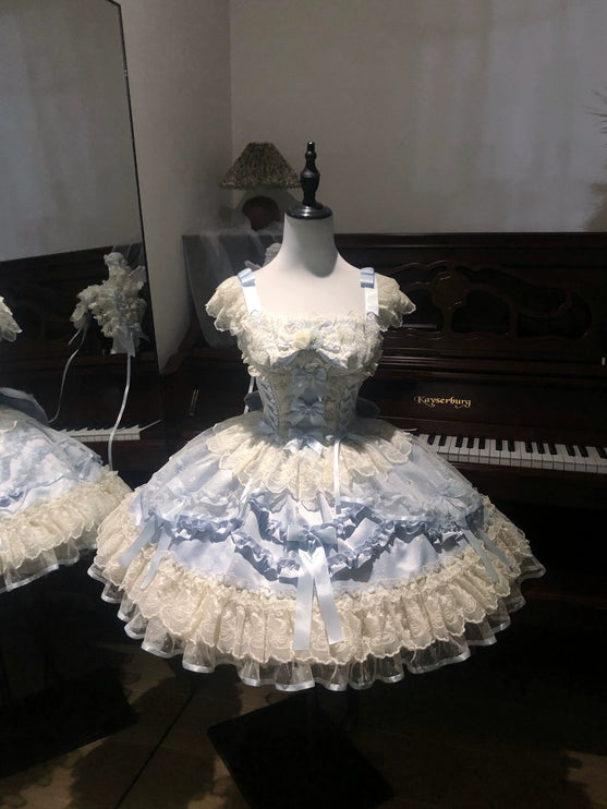 Sweet Lolita Delight: Pink and White Layered Dream Dress