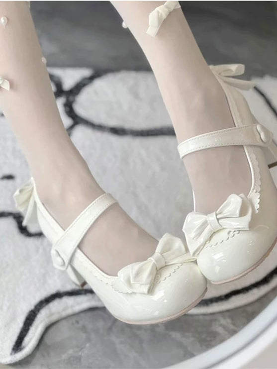 Charming Heeled Shoes with Heart - shaped Buckles and Delicate Bows