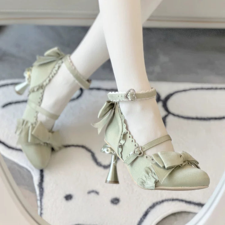 Charming Platform Boots: Fluffy Bows, Heart - shaped Details for a Sweet Look