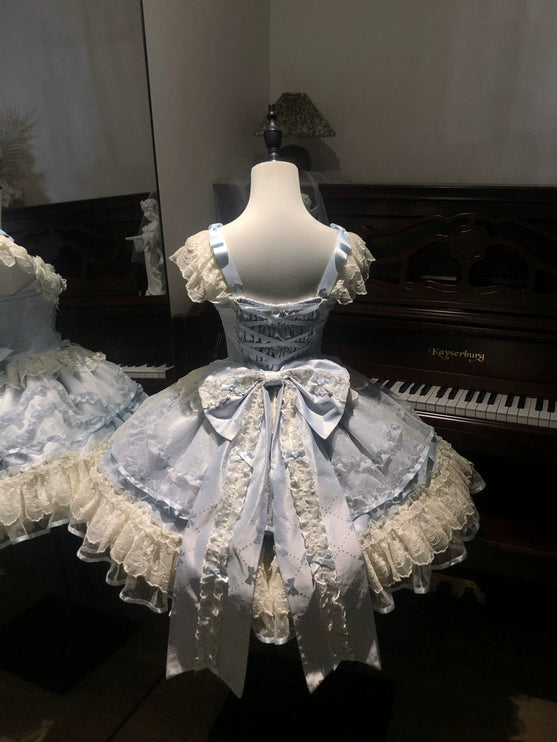 Sweet Lolita Delight: Pink and White Layered Dream Dress