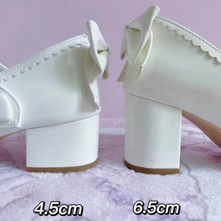 Charming Heeled Shoes with Heart - shaped Buckles and Delicate Bows